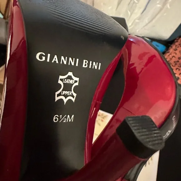 Gianni Bini Red Peep-Toe Heels - Picture 10 of 12